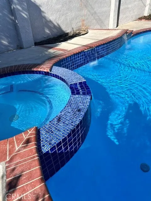 1925 N Screenland Drive, Burbank, California 91505 home-pic-26